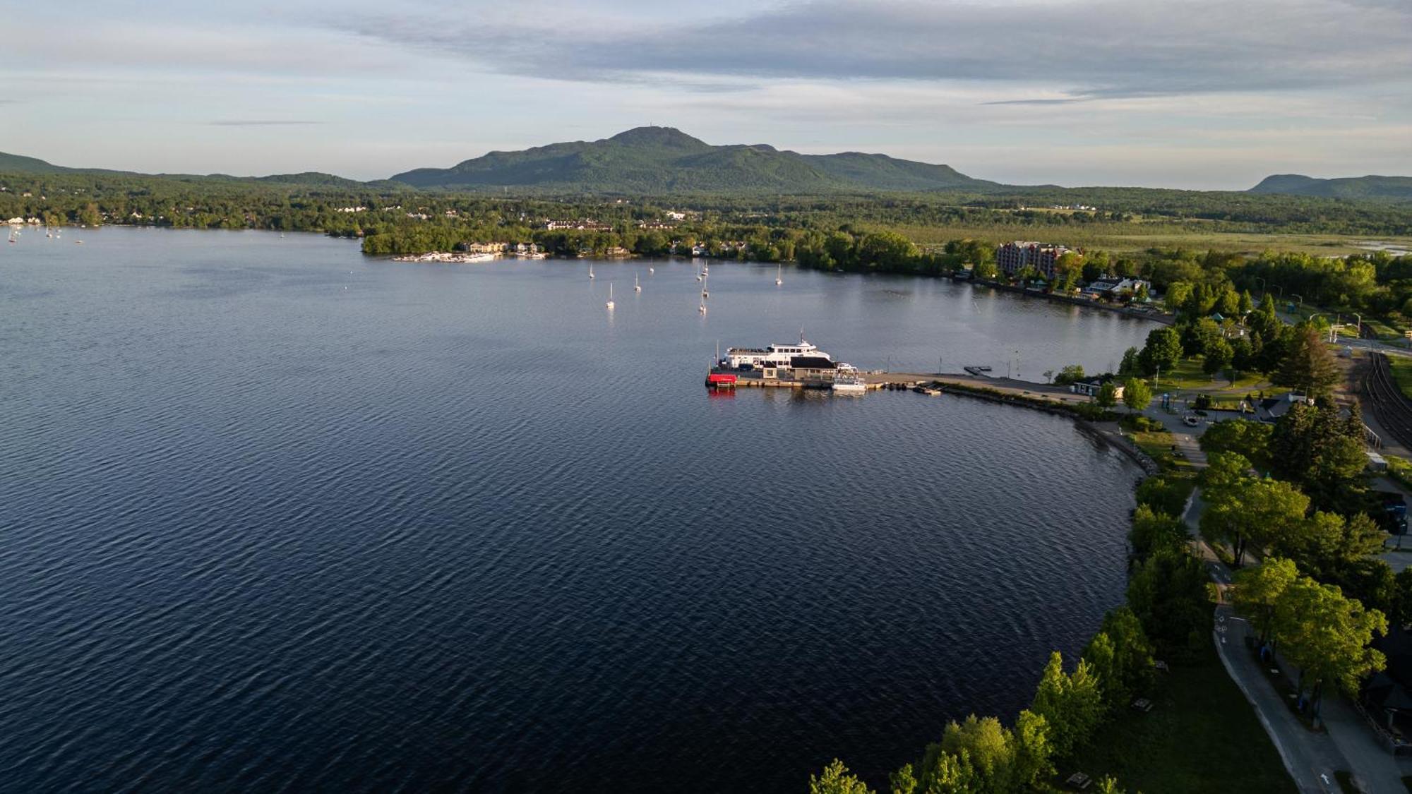 Hotel - Experience - Quartier Des Marinas Magog Eksteriør bilde